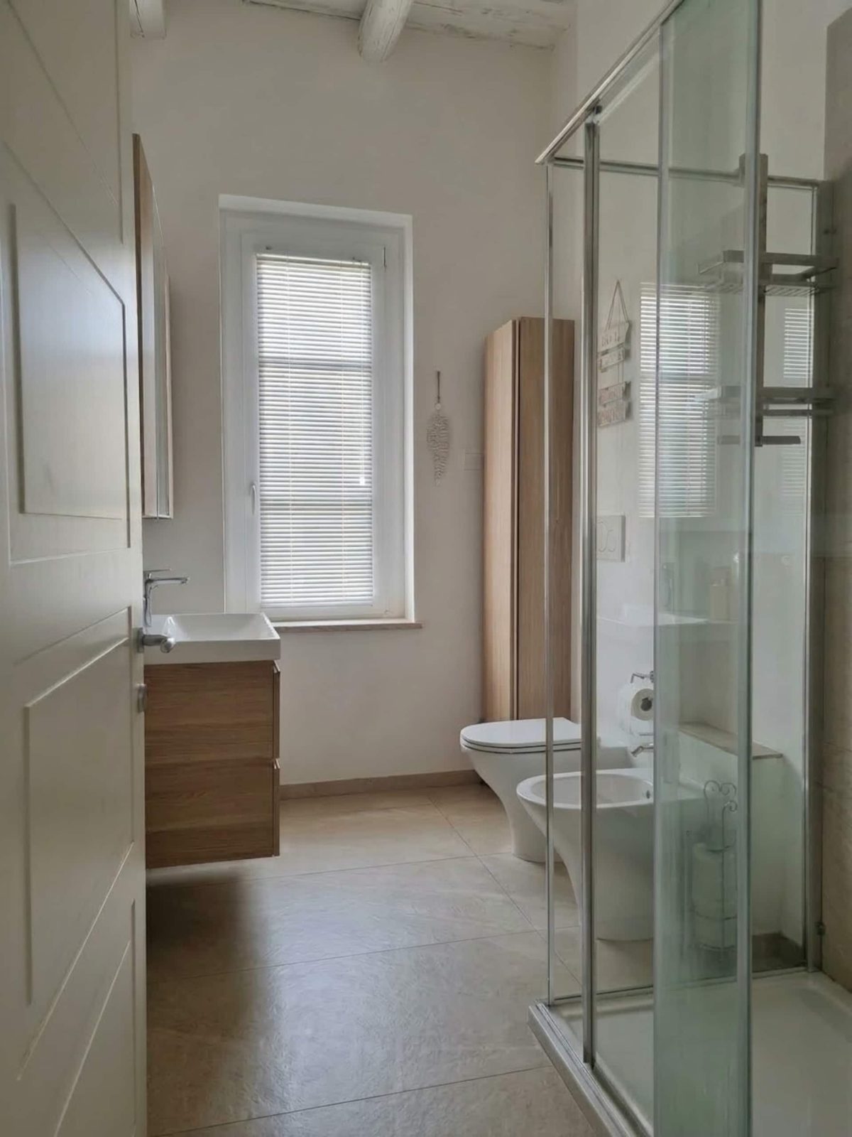 Bagno con doccia